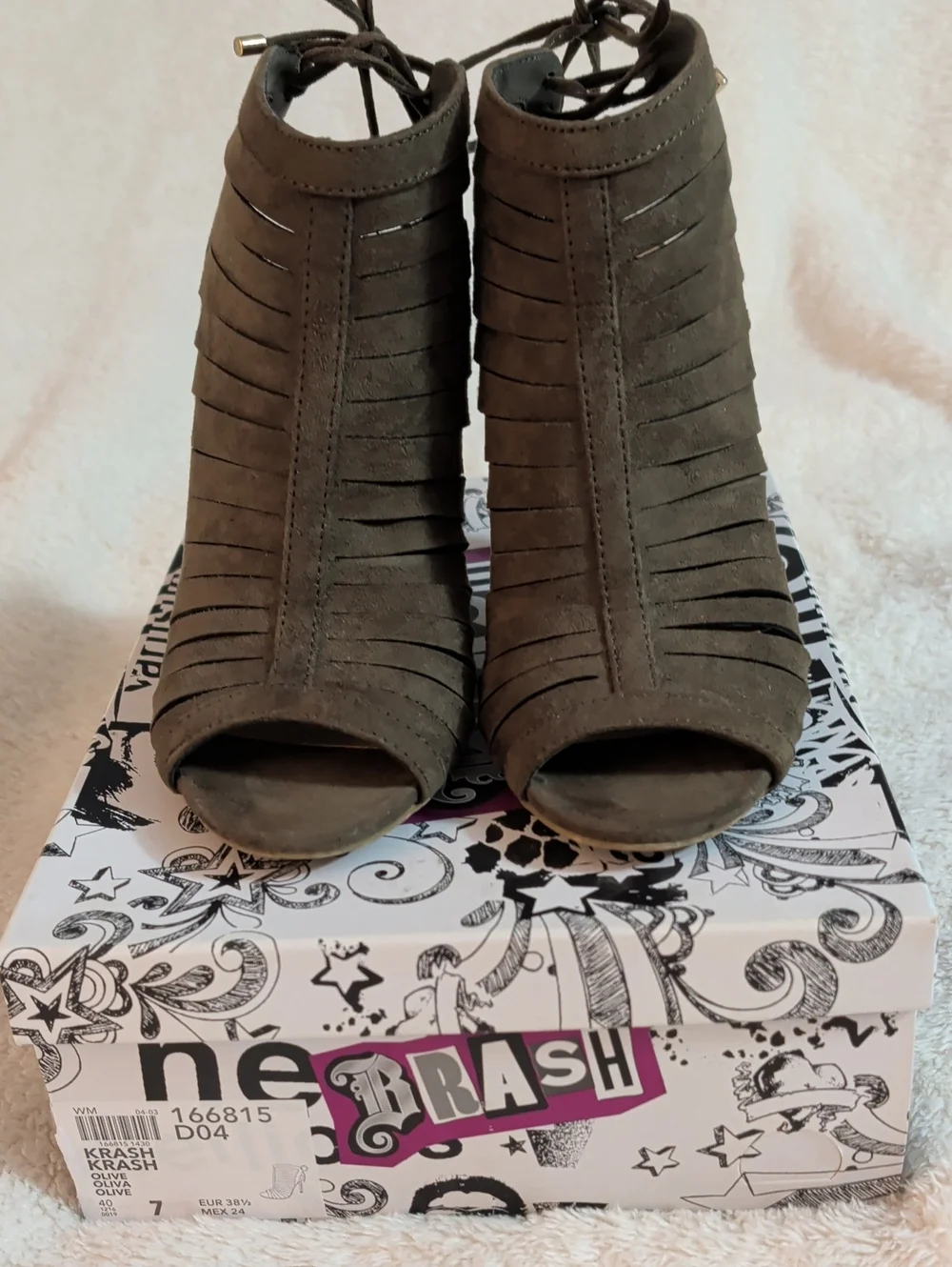 Women's Brash Olive Green Faux Suede Peep Toe Booties Heel Box Tag Size 7